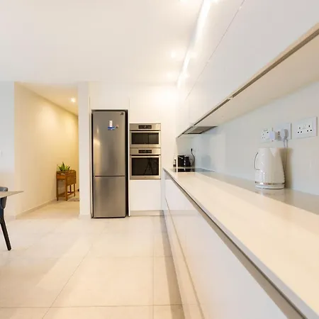 Apartment Ngh12 - Lovely, Spacious 2 Bedroom Apartment. Naxxar