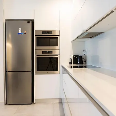Ngh12 - Lovely, Spacious 2 Bedroom Apartment. Naxxar