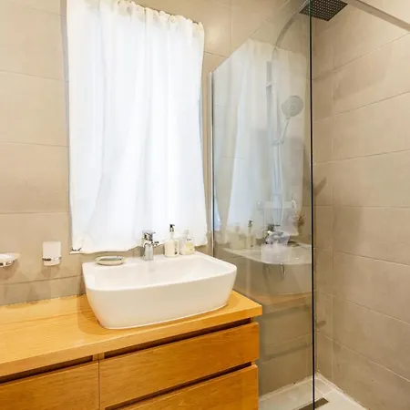 Ngh12 - Lovely, Spacious 2 Bedroom Apartment. Naxxar